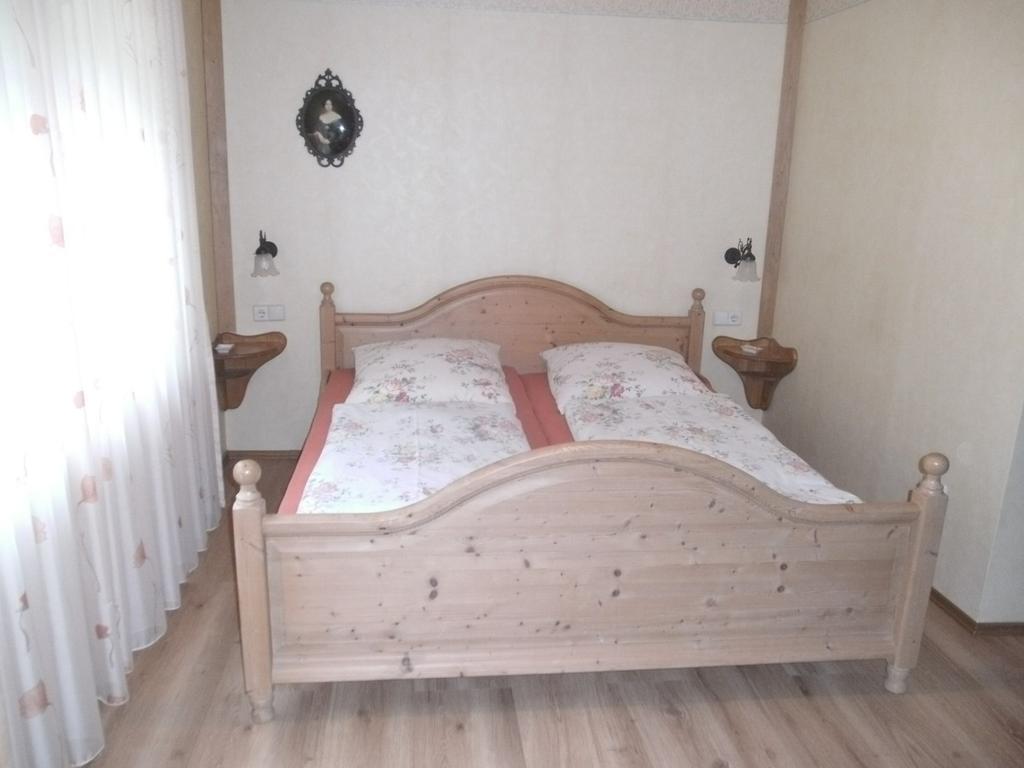 Pension Waldfrieden Maring-Noviand Room photo