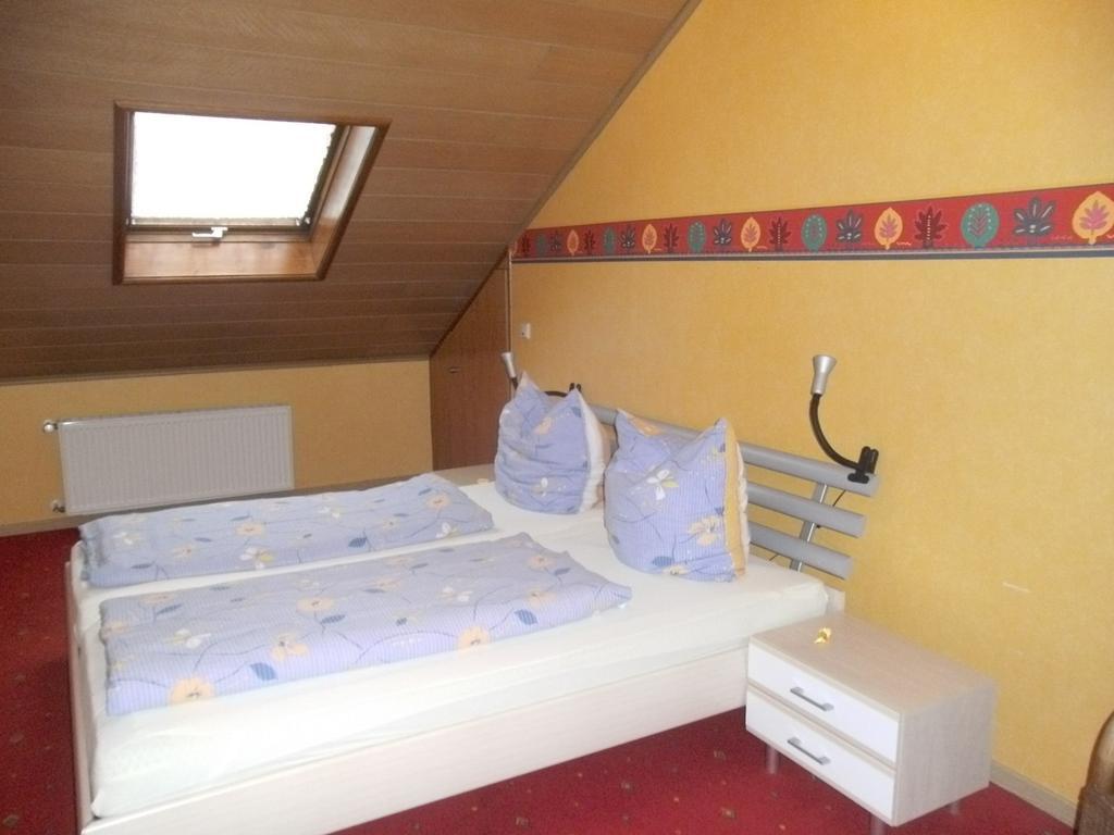 Pension Waldfrieden Maring-Noviand Room photo